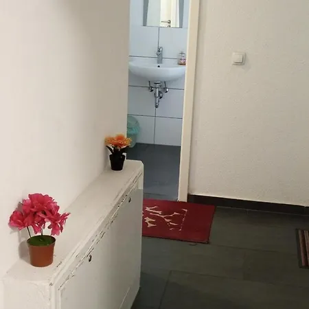 Anna Zimmer Familienzimmer Mit Gemeinschaftskueche Im Zentrum Von Heilbronn Esterno foto