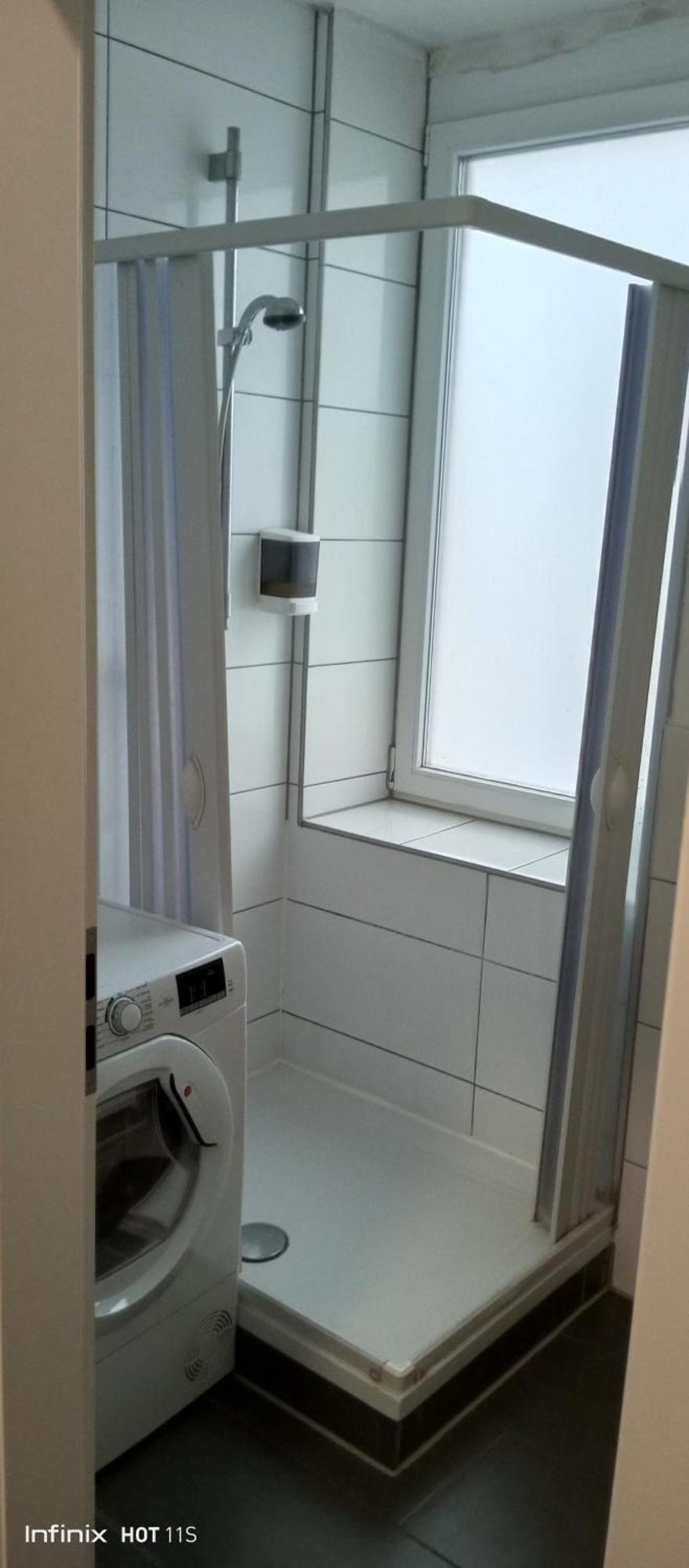 Anna Zimmer Familienzimmer Mit Gemeinschaftskueche Im Zentrum Von Heilbronn